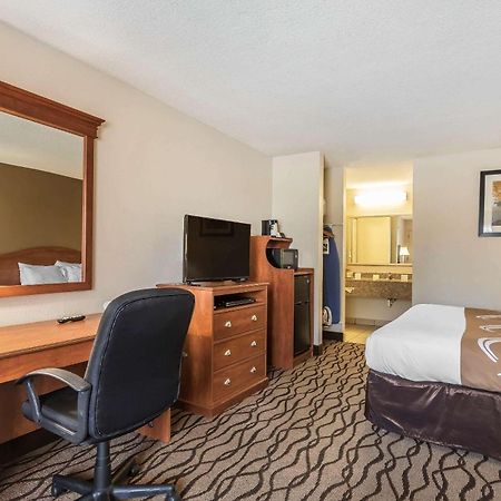 Quality Inn Charleston - Sikeston Buitenkant foto