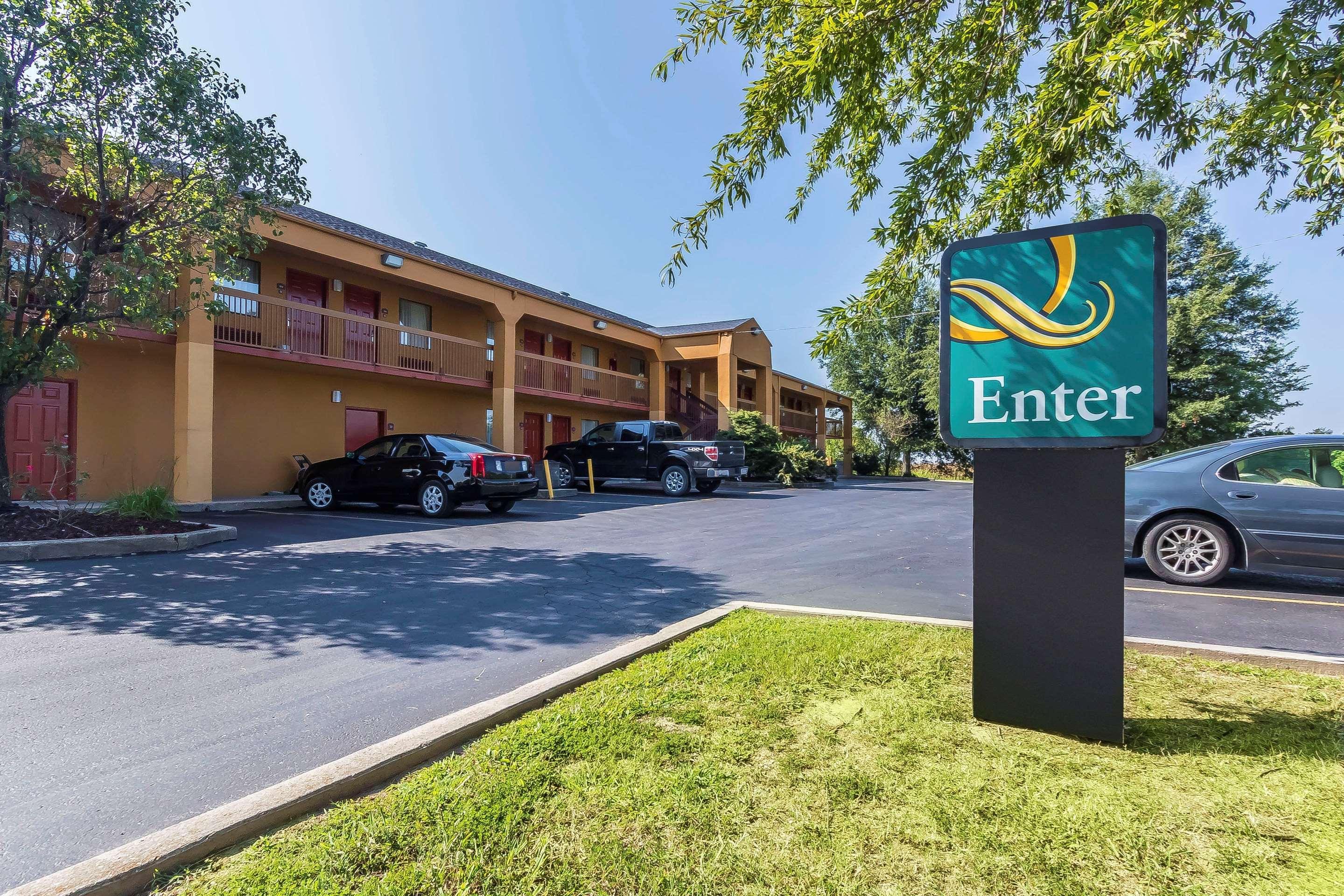 Quality Inn Charleston - Sikeston Buitenkant foto