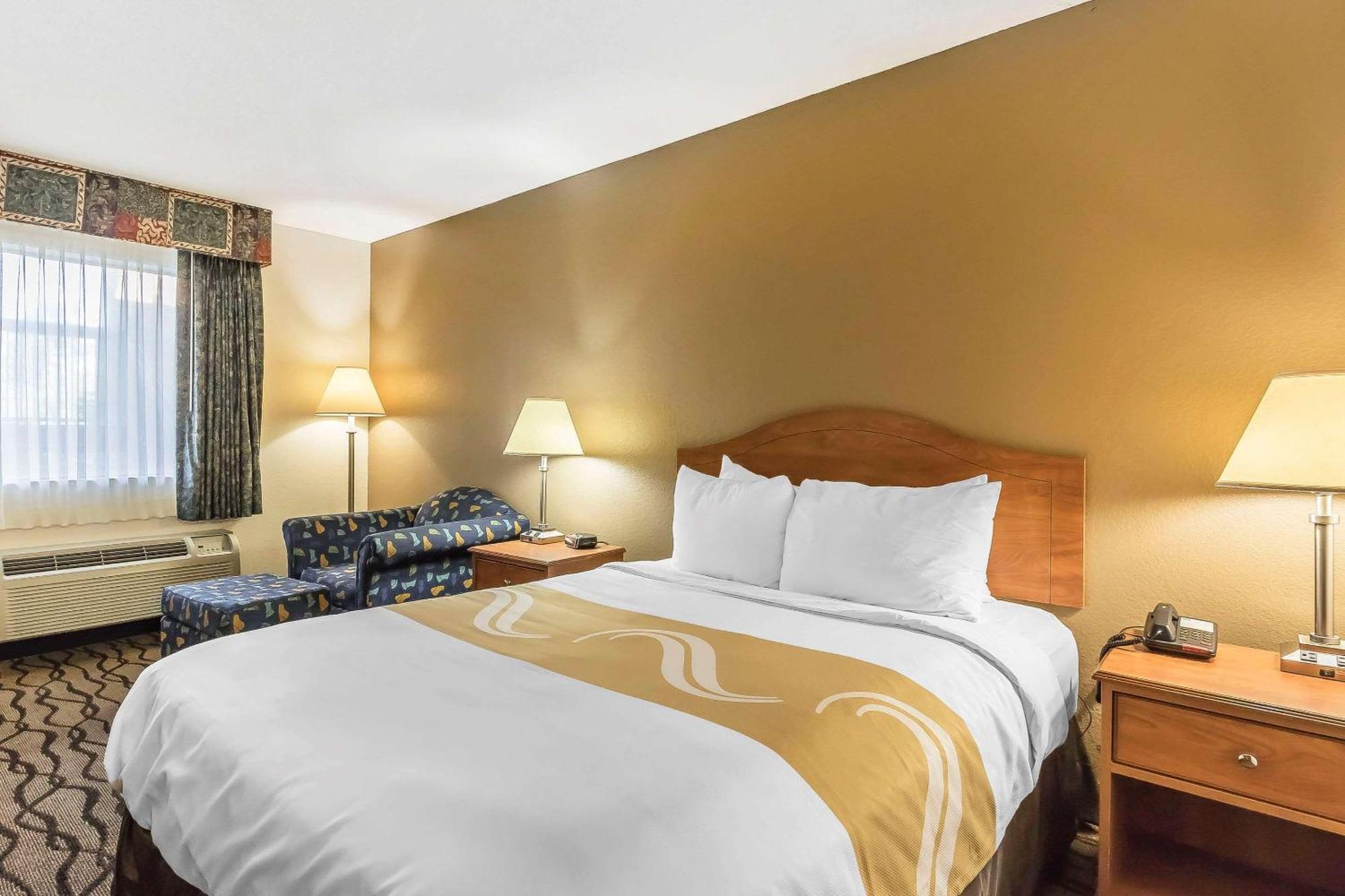 Quality Inn Charleston - Sikeston Buitenkant foto