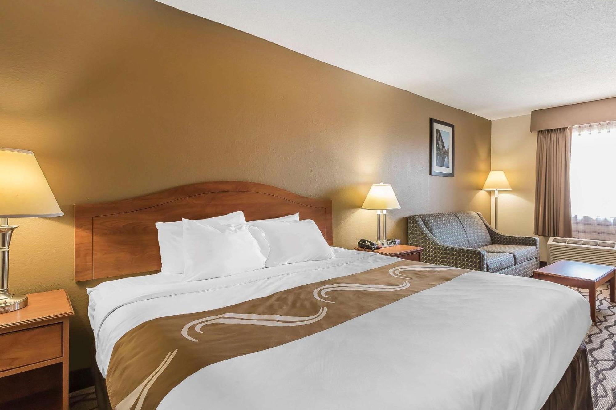 Quality Inn Charleston - Sikeston Buitenkant foto