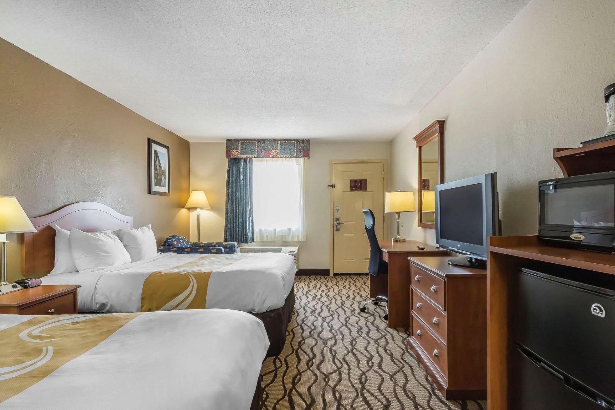 Quality Inn Charleston - Sikeston Buitenkant foto