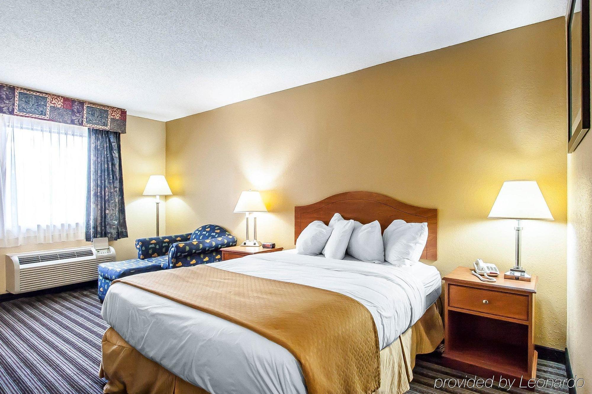 Quality Inn Charleston - Sikeston Buitenkant foto