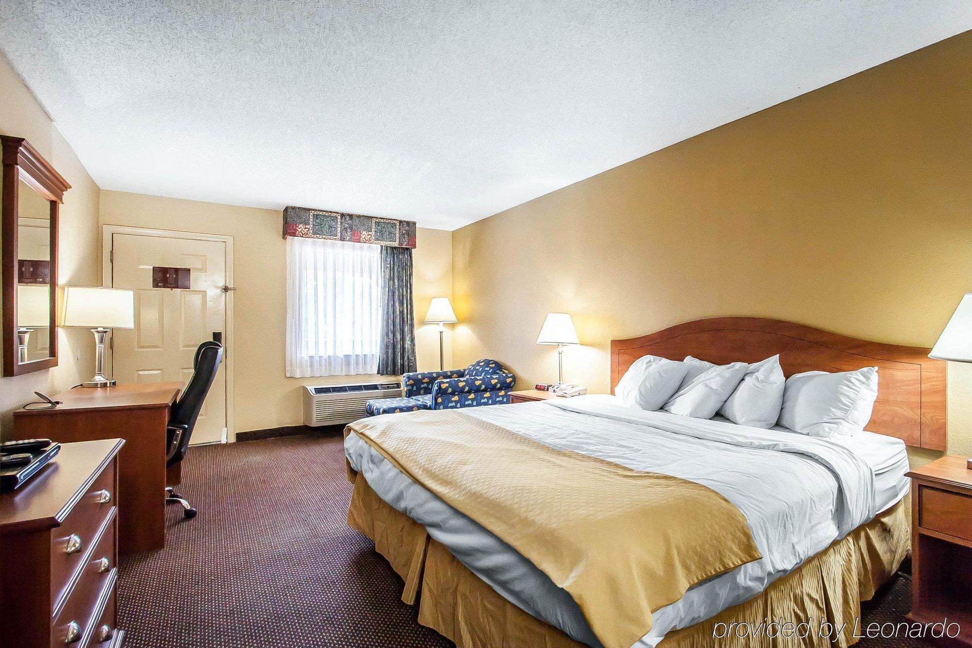 Quality Inn Charleston - Sikeston Buitenkant foto