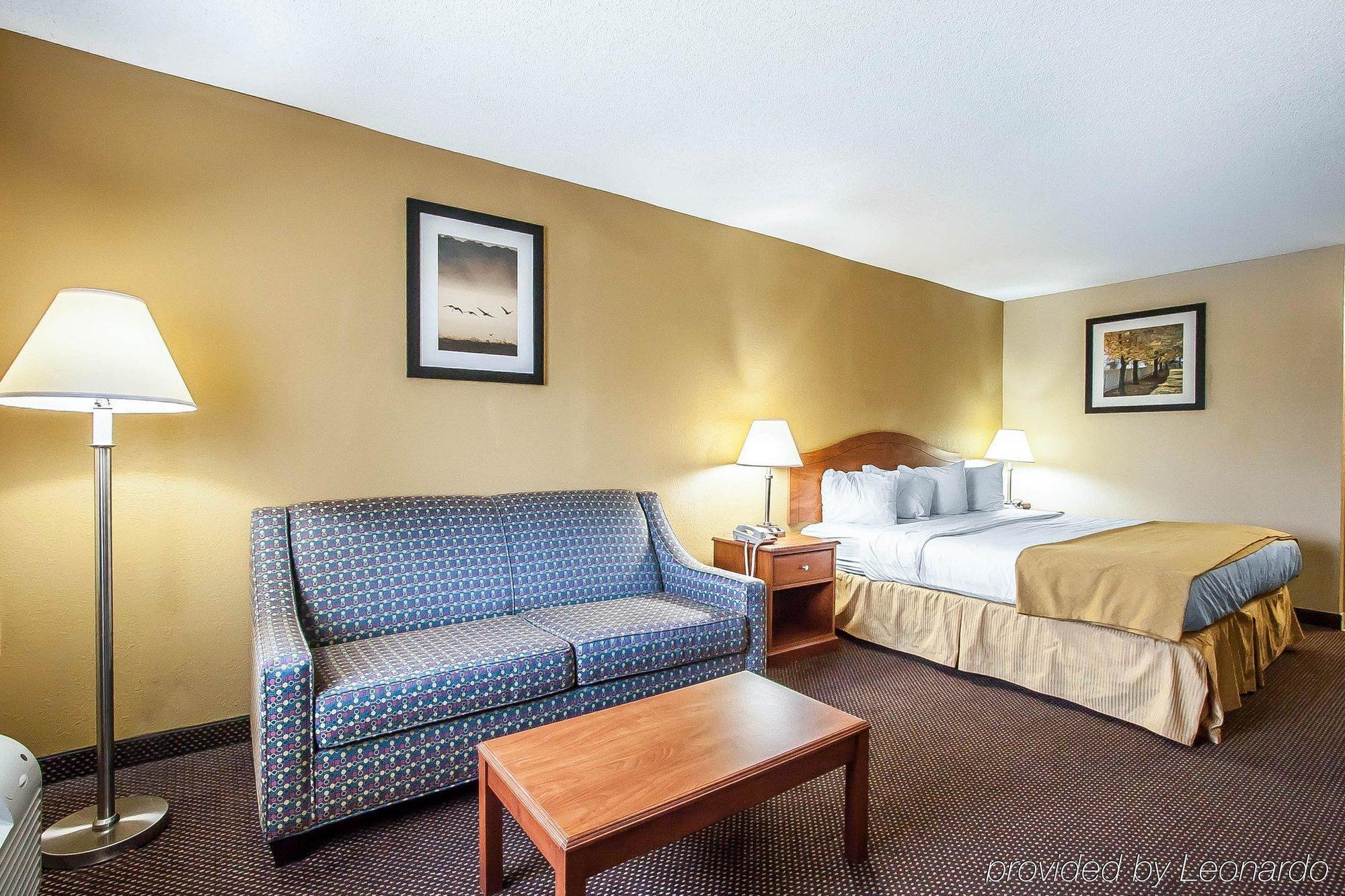 Quality Inn Charleston - Sikeston Buitenkant foto