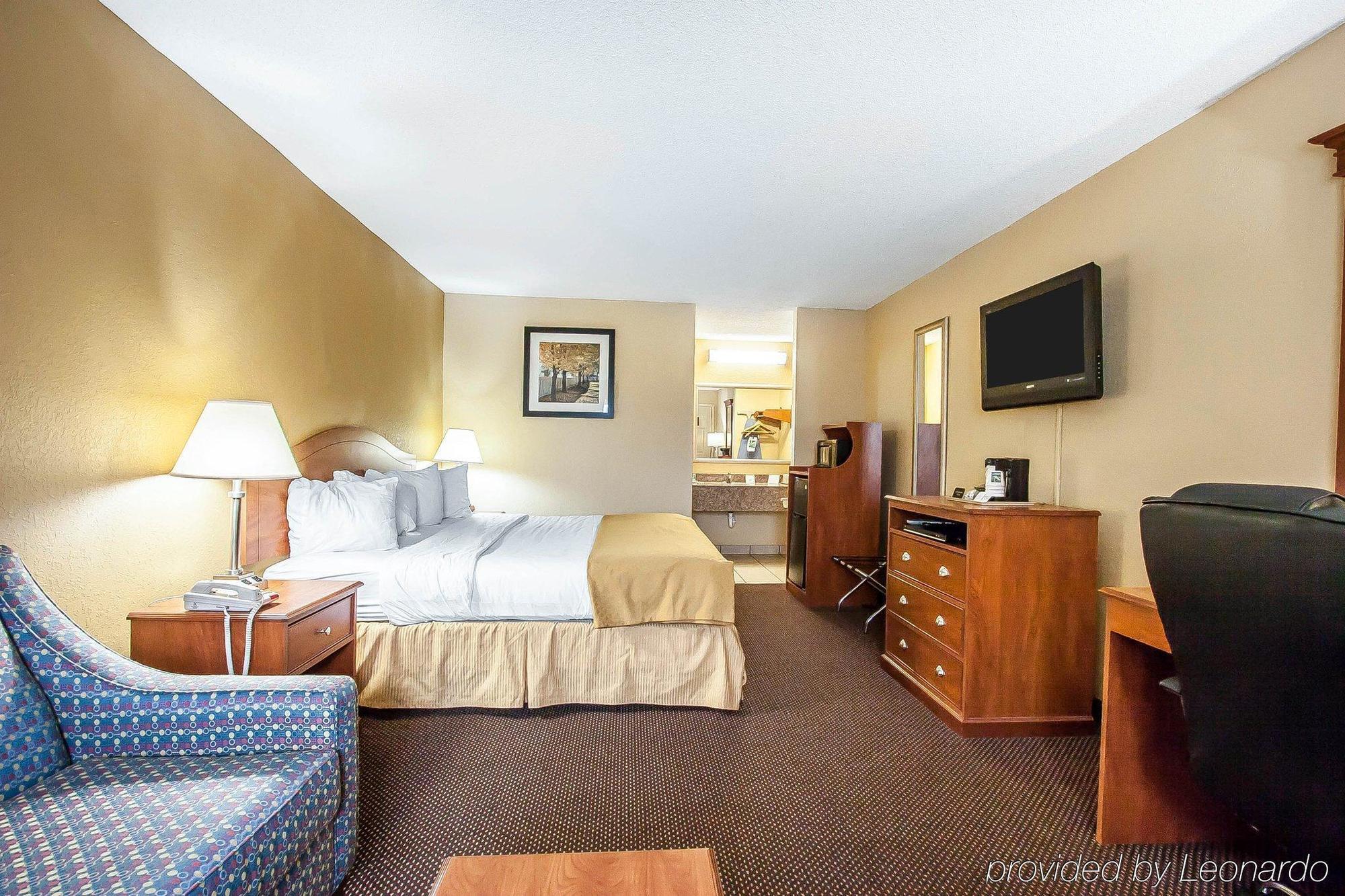Quality Inn Charleston - Sikeston Buitenkant foto