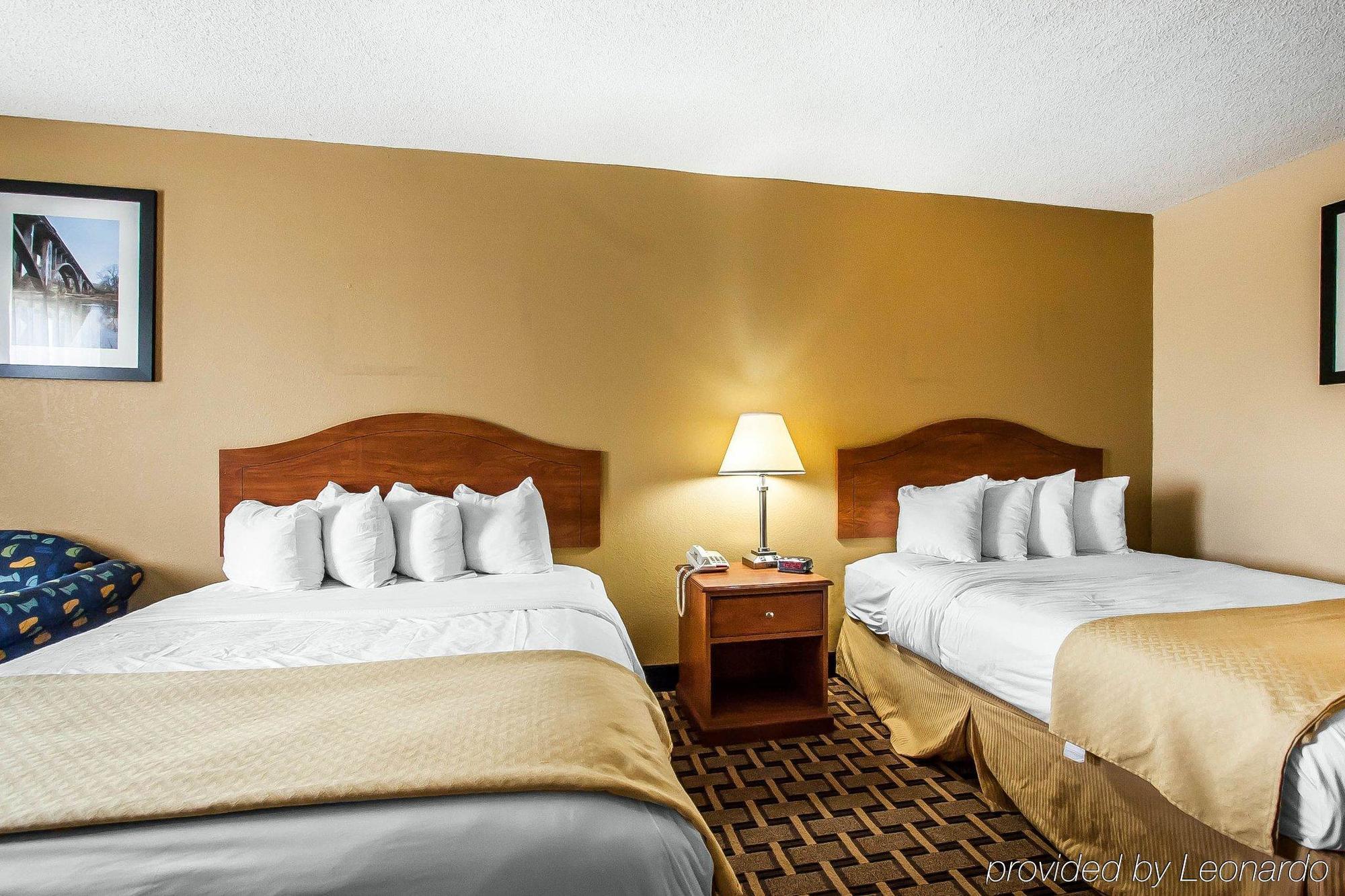 Quality Inn Charleston - Sikeston Buitenkant foto
