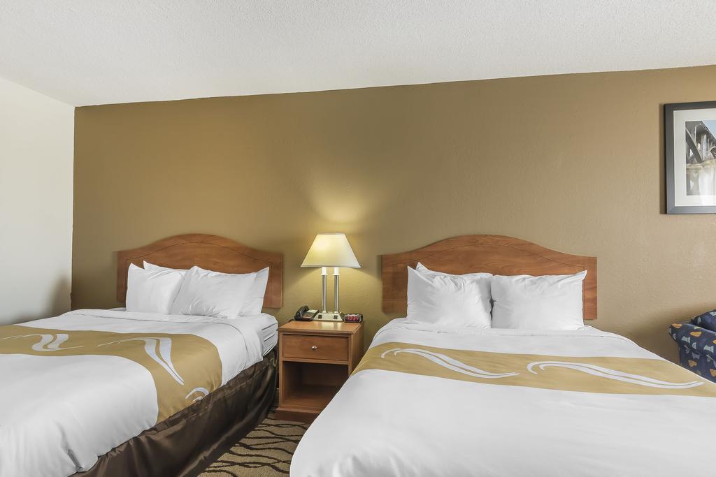 Quality Inn Charleston - Sikeston Buitenkant foto